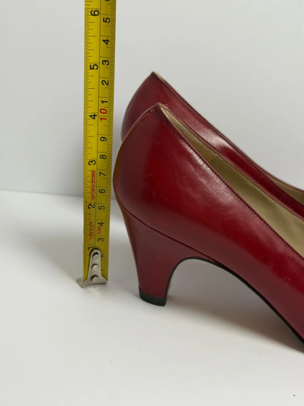 Salvatore Ferragamo Vintage Gancini Red Leather Pumps Size 5.5 - Picture 3 of 9